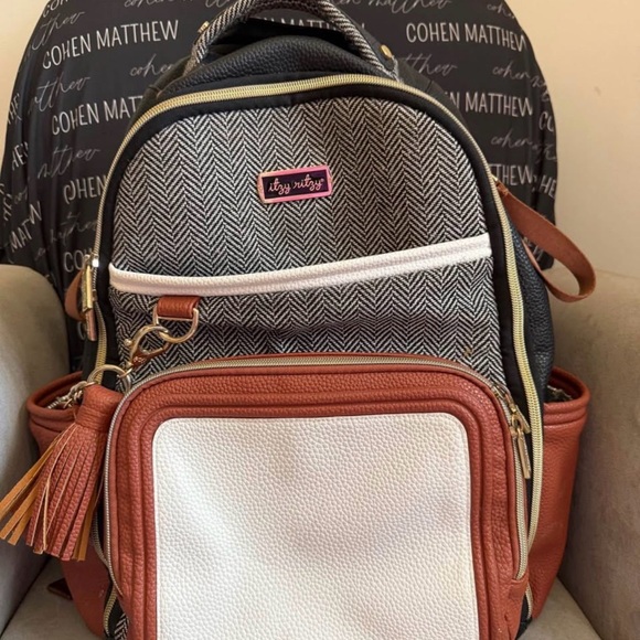 Itzy Ritzy boss plus diaper bag